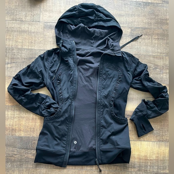 Lululemon jacket - Picture 1 of 6